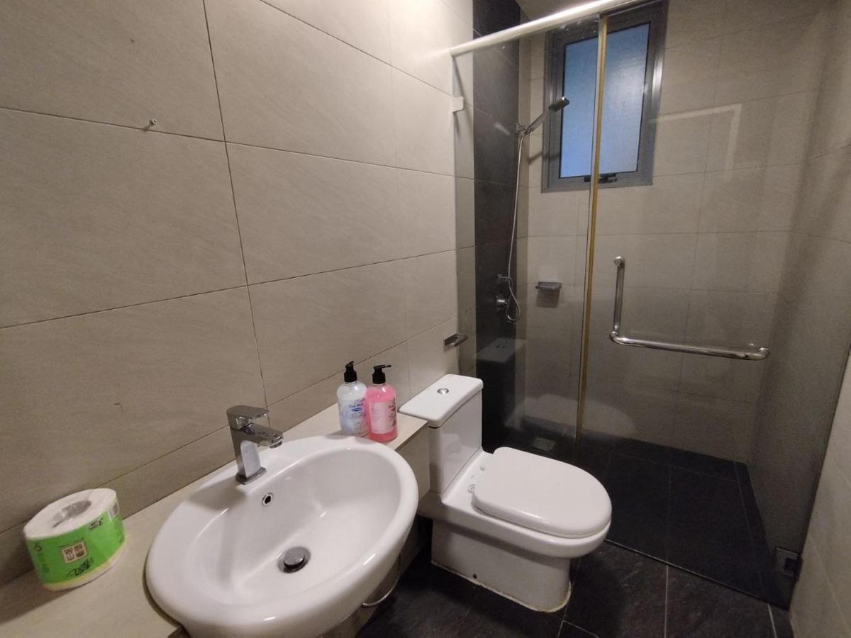 Restary - Black Pink, Loft E - Imago Shopping Mall - Kk City- 3Br,8Pax 来沙旅 黑粉主题公寓 - Loft E - Imago商场 - 泳池 - Kk市中心 - 3房8人 Кота Кинабалу Екстериор снимка
