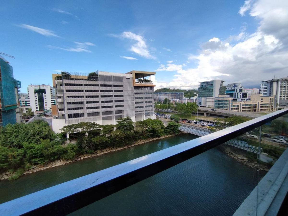 Restary - Black Pink, Loft E - Imago Shopping Mall - Kk City- 3Br,8Pax 来沙旅 黑粉主题公寓 - Loft E - Imago商场 - 泳池 - Kk市中心 - 3房8人 Кота Кинабалу Екстериор снимка